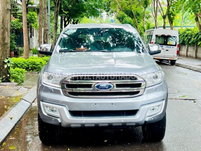 Ford Everest Titanium 2.2L 4x2 AT 2016